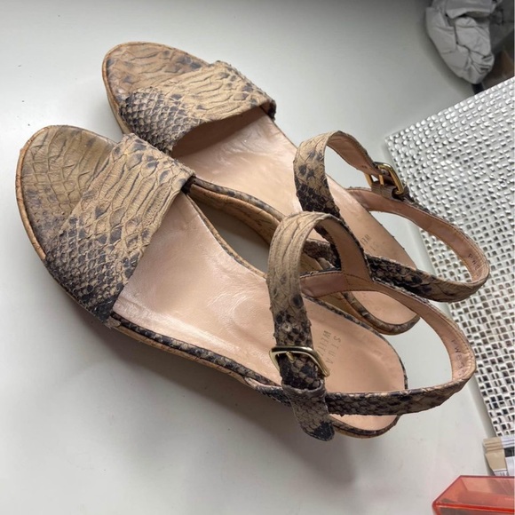 stuart weitzman snakeskin wedges size 9 - Picture 2 of 6